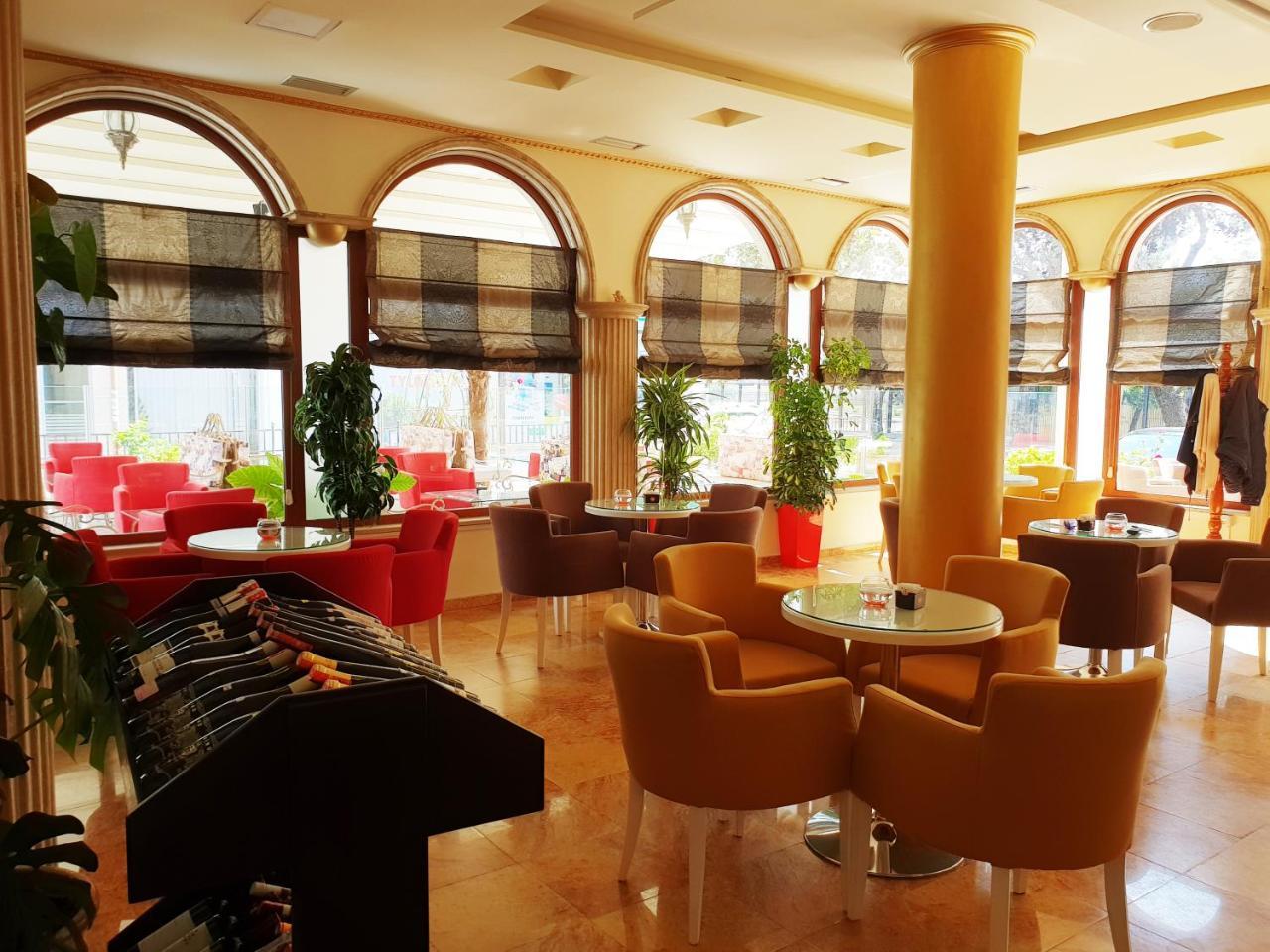 Hotel Ferrari Tirane Exterior photo