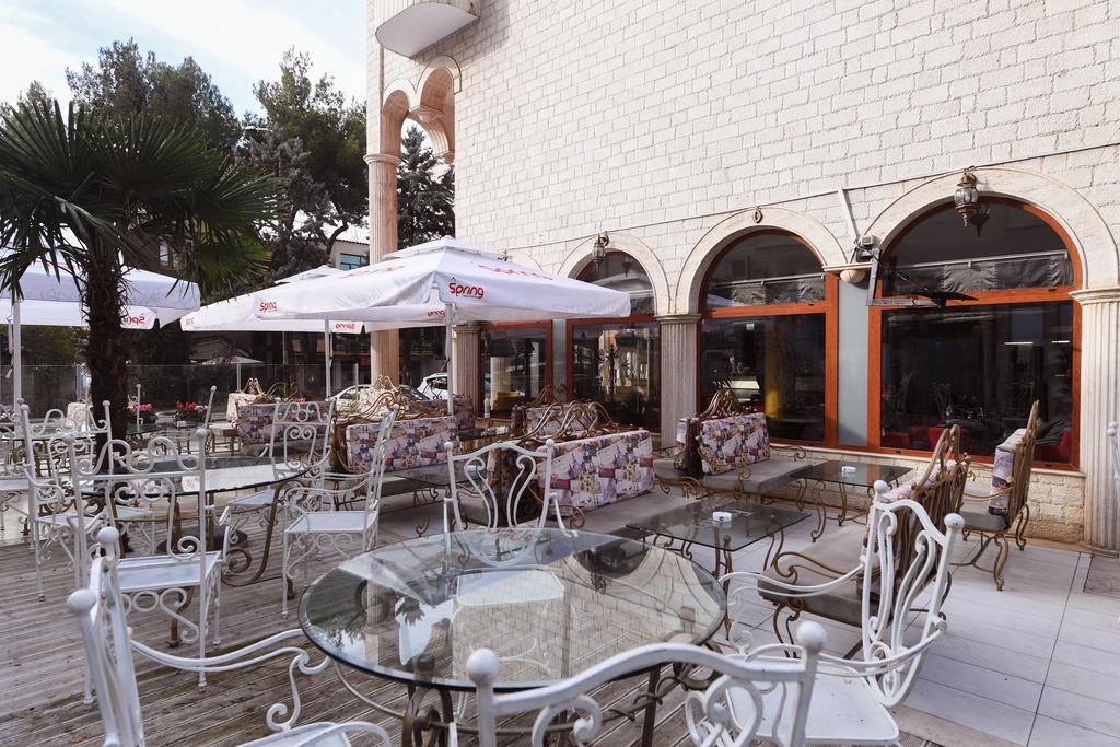 Hotel Ferrari Tirane Exterior photo