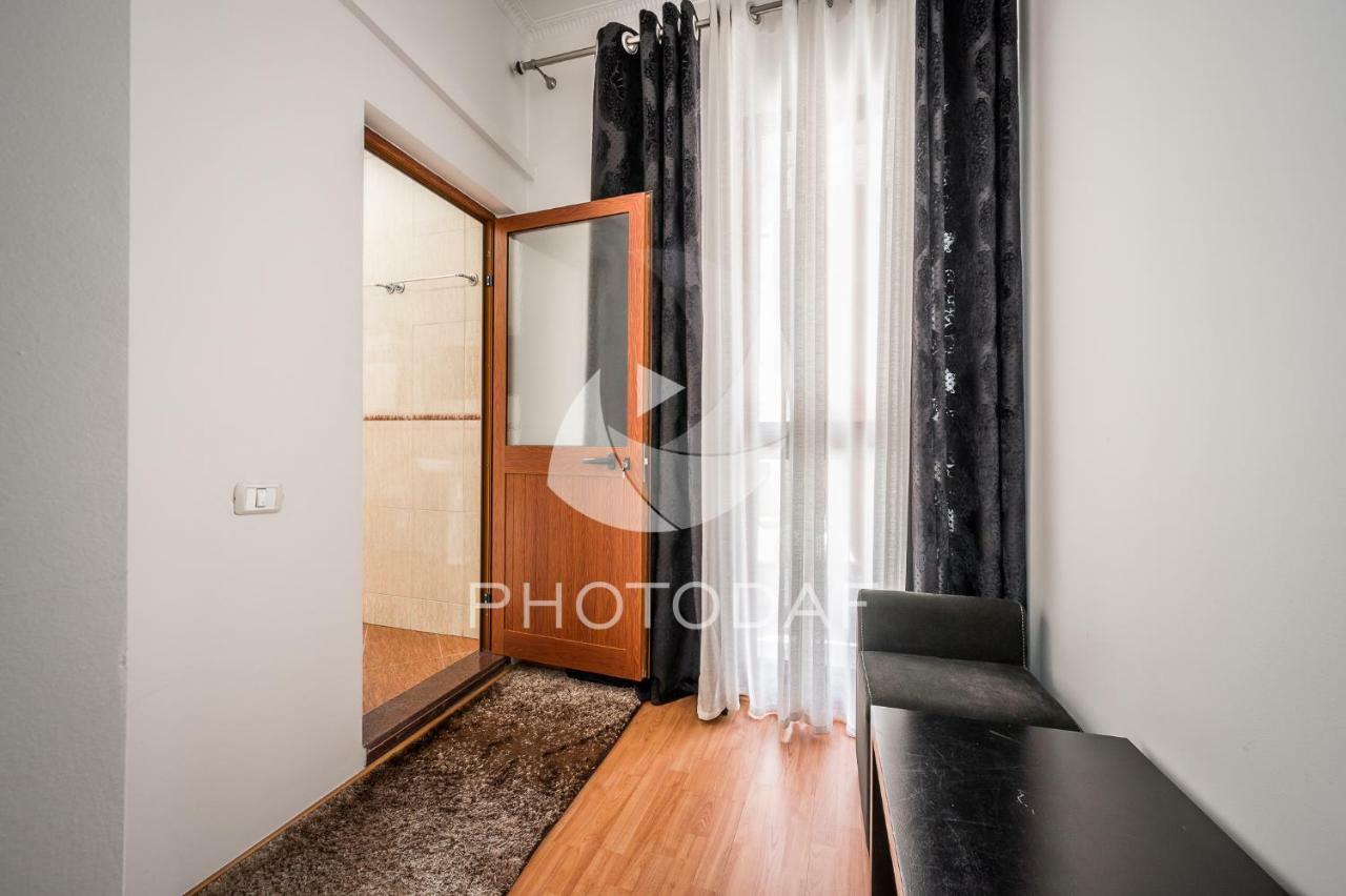 Hotel Ferrari Tirane Exterior photo